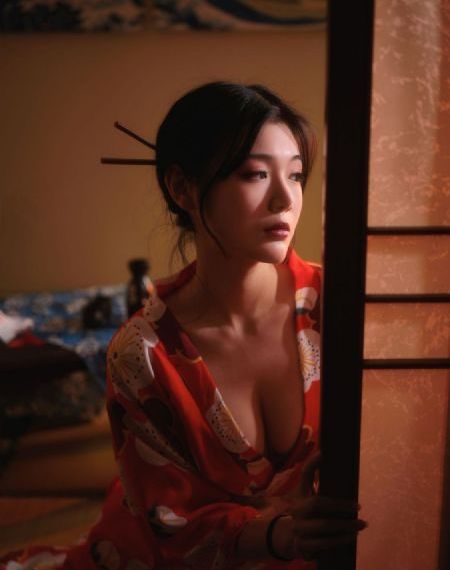 局长揉着秘书的双乳在线观看