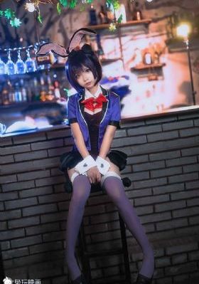 挖掘机挖土视频