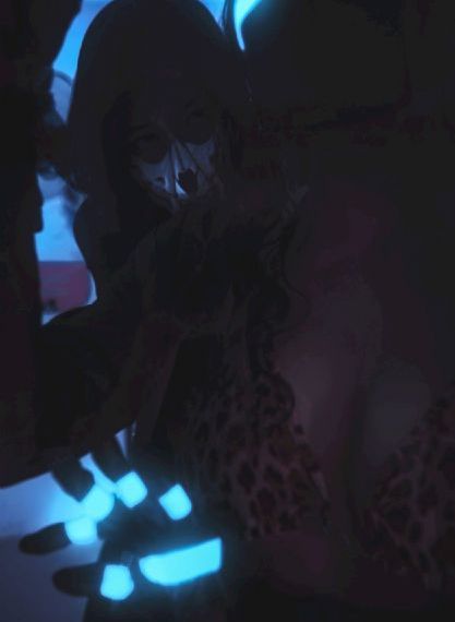 女生高考查分见6开头坐地大哭