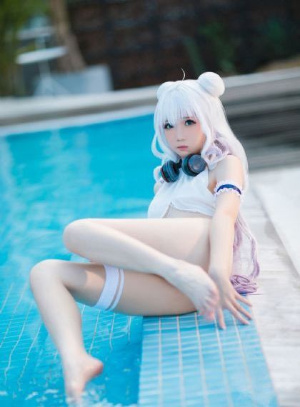 六个加油站的瑞士女孩